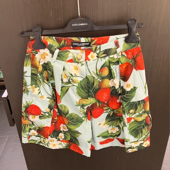 DOLCE & GABBANA STRAWBERRY-PRINT DRILL SHORTS - NEW WITH TAGS - Picture 9 of 12